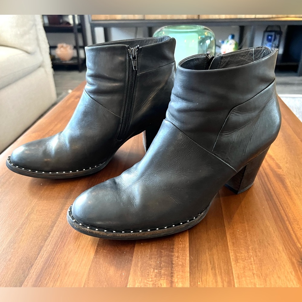 Paul Green Black Leather Heeled Boots